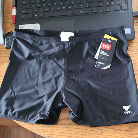 Man's swim Trunks 🏊‍♂️ size 32 - Picture 4 of 8
